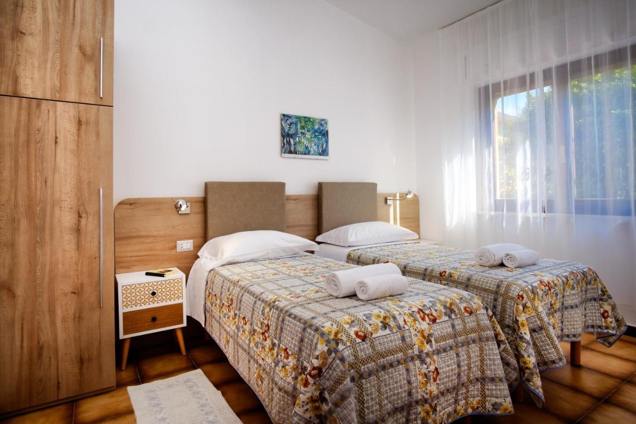 Residence Appartamenti Caffarena 阿尔巴塔克斯 外观 照片