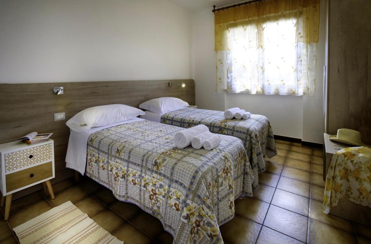 Residence Appartamenti Caffarena 阿尔巴塔克斯 外观 照片