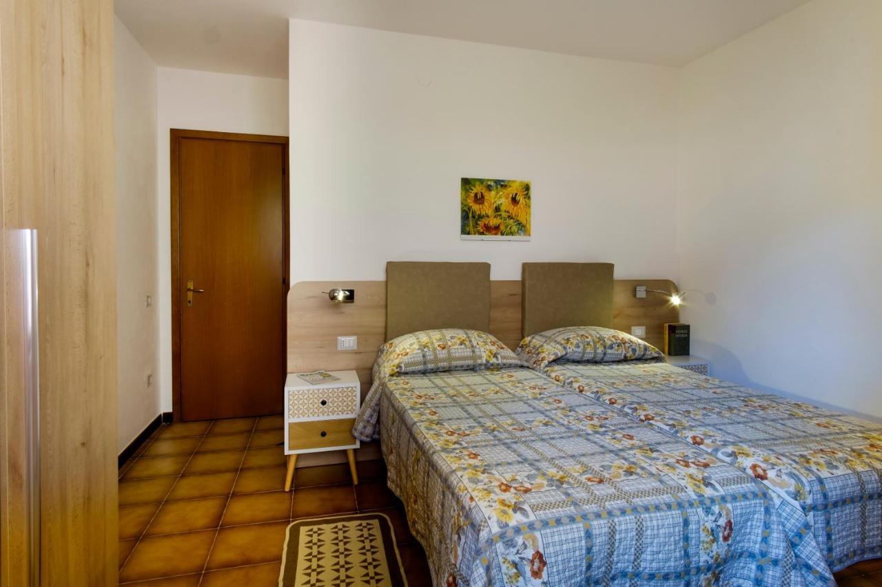 Residence Appartamenti Caffarena 阿尔巴塔克斯 外观 照片