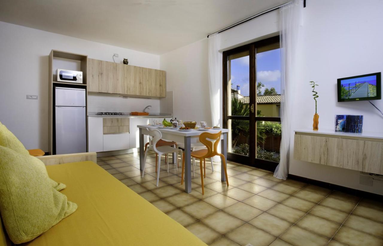 Residence Appartamenti Caffarena 阿尔巴塔克斯 外观 照片