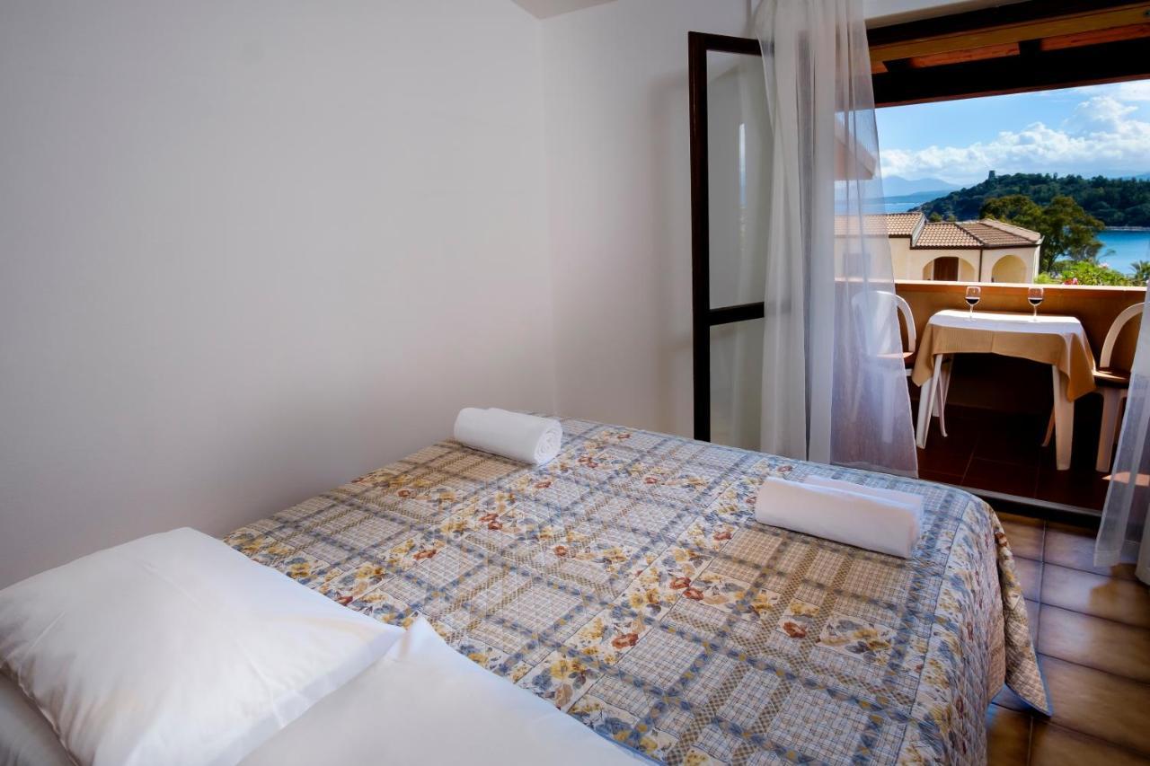 Residence Appartamenti Caffarena 阿尔巴塔克斯 外观 照片