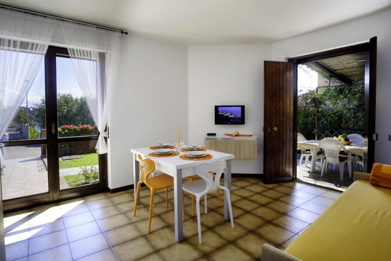 Residence Appartamenti Caffarena 阿尔巴塔克斯 外观 照片