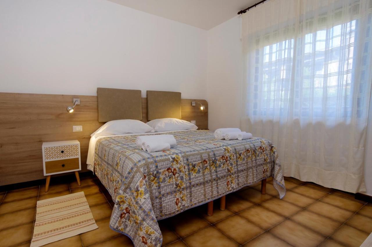 Residence Appartamenti Caffarena 阿尔巴塔克斯 外观 照片