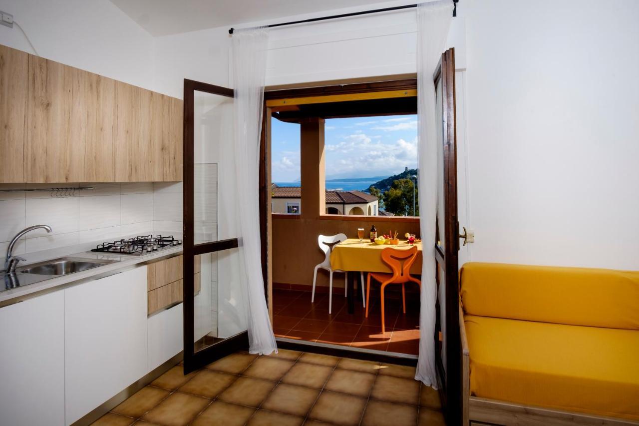 Residence Appartamenti Caffarena 阿尔巴塔克斯 外观 照片