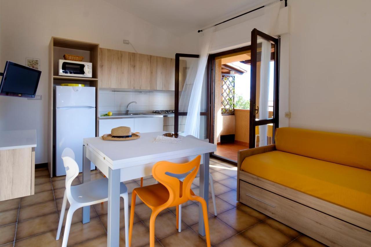 Residence Appartamenti Caffarena 阿尔巴塔克斯 外观 照片